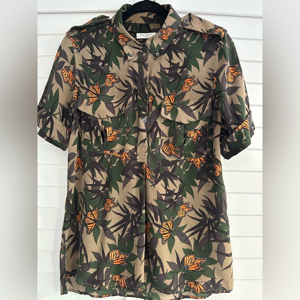 Butterfly Print Short Sleeve Top
